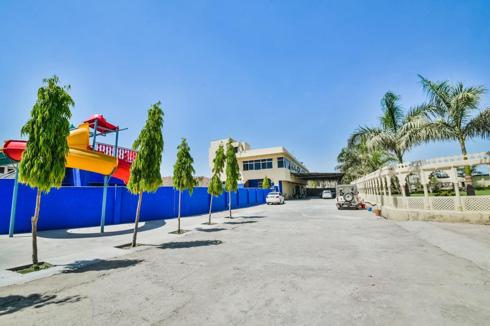 Hotel O Kalika Resort Lakāwās Exterior foto